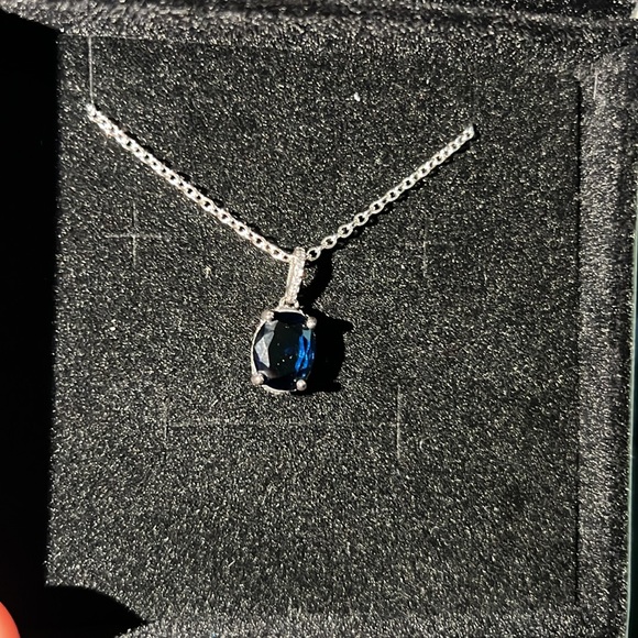 Sparkling Statement Halo Pendant Necklace - Picture 3 of 5